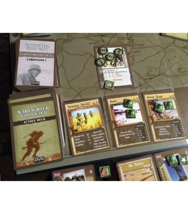 Warfighter: The WWII Tactical Combat Card Game (Inglés)